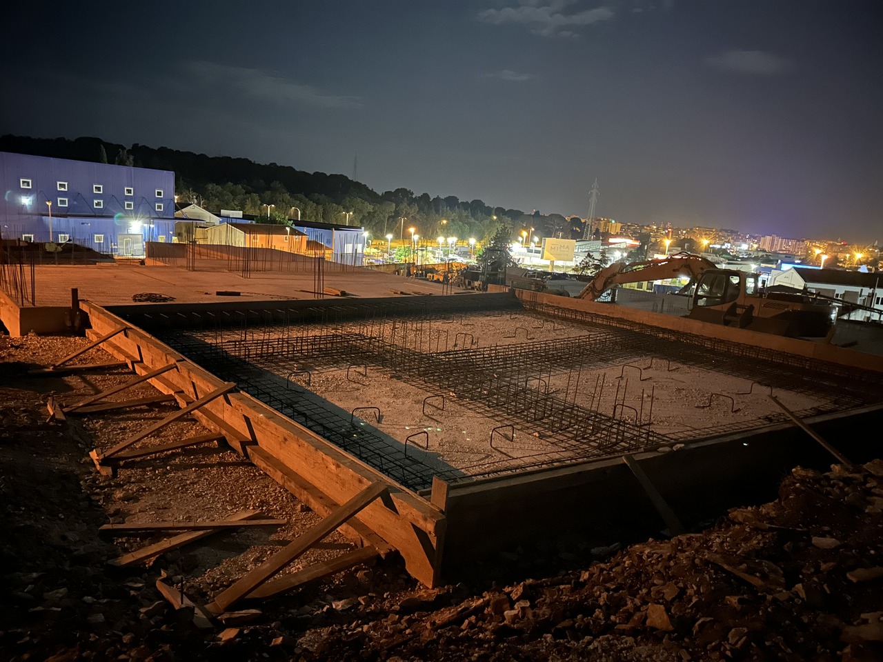 BUILDING SITE PULA STANOVI ŠIJANA - Night view of the city!