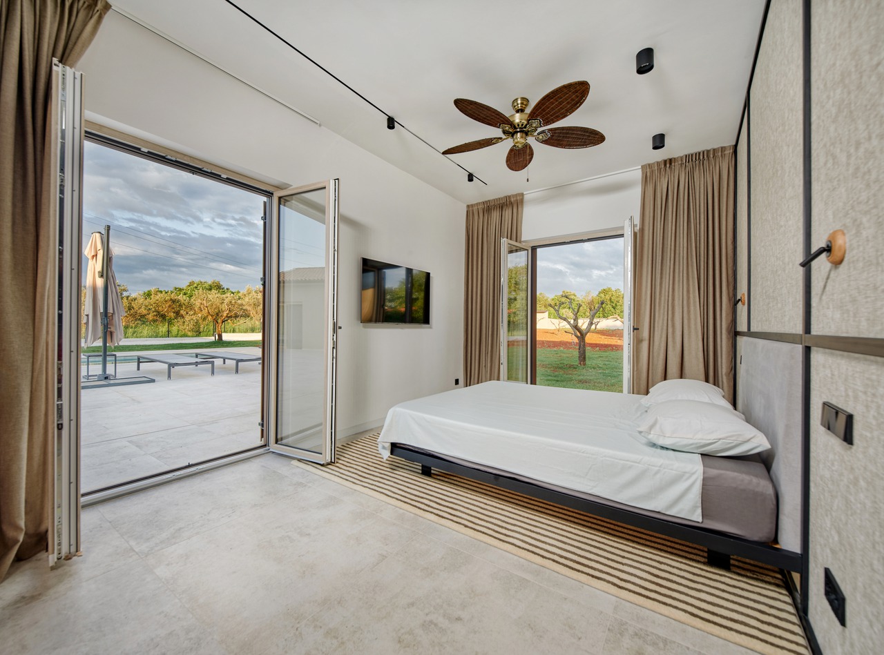 Family villa with pool in Valtura - final interior design!